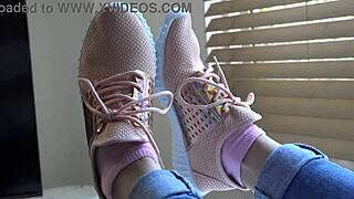 i luv kristys new sneakerz fetish, shes so petite n blonde wit dem close ups