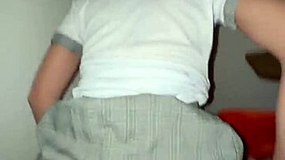 colegiala mexicana dando sentones en el salon estudiantes no se aguantaron las ganas chupando verga y sentones en la escuela colegiala mexicana en hd!!