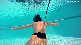 Brita Piskova Masturbates Underwater In The Swimming Pool