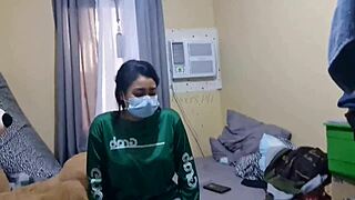 Asian grab driver babe offers quick fuck for cash tip!