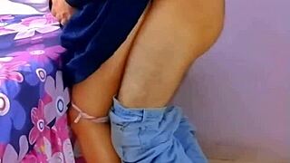 Öğretmen sınıfımdan sıkı götüm için eve sürüklüyor lütfen hayır