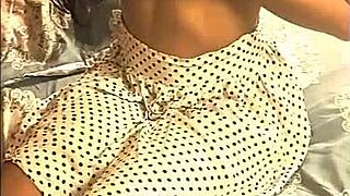 This latina has a delicious ass and gives divine oral