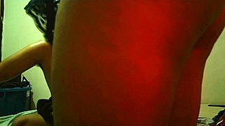 Gordibuena Colombiana Folla Duro: Blowjob and Handjob on Monster Cock for Cumshot