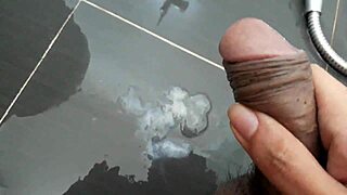 Vietnamese gay guy jerks off in the bathroom, cumming hard!