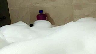 Is Cyno teasing us in this solo bubble bath cosplay?