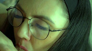 The wife with an insatiable desire performs a deep throat job and gets a facial