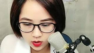 哇！性感韩国女孩在Uplive上直播！