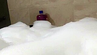 Is Cyno teasing us in this solo bubble bath cosplay?