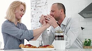 Warm lasciva deepthroats and anal fucks 😏