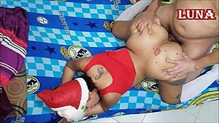 la culona luna receives christmas gift