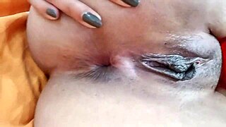 סוביה נסיר מדברת מלוכלך בעורדו הינדי עם גניחות בשיחת וואטסאפ!