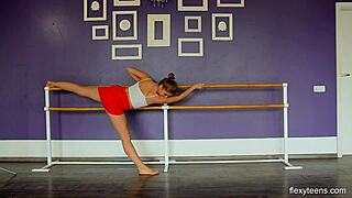 Wow, Yanna, you're one hot naked gymnast!