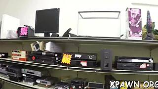 Amateur Whore Sucks Cock In Blowjob Contest, Groaning In Missionary Sex With Pornstar Couple