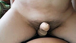 I rub my wet pussy on dick and cum sweetly