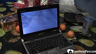 caught her watching porn, she blew me