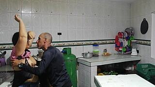 el amigo de mi esposo me folla hasta correrme?