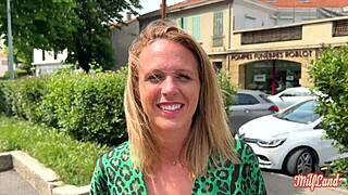 Julie, the blonde naughty girl, realizes one of her desires in amateur story part 1