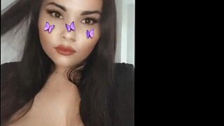 Solo Babe Shows Off Big Natural Boobs in Compilation