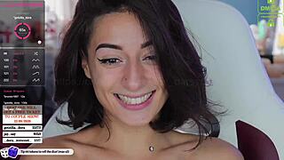 I chat and masturbate on web