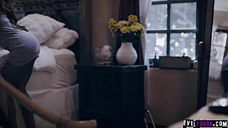 Demi Sutra and Anny Aurora Hook Up 😏