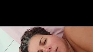 Rodinné tajemství část 2, tření ptáka o chlupy na piči 😏