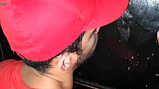 Novinho gordinho me comeu na cabine do cinem�o