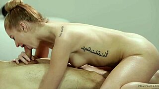 아리아 페이가 스트레스 받은 18+ 학생에게 누루 마사지 😌