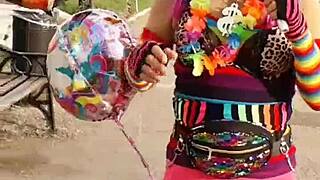 I love handjobs in stockings and heels