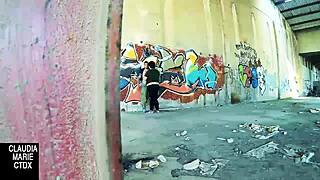 cuando una pared de la calle sirve para follar bien duro con pareja en publico