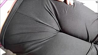 Cum On Camel Toe In Yoga Pants Leggings