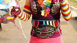 I love handjobs in stockings and heels