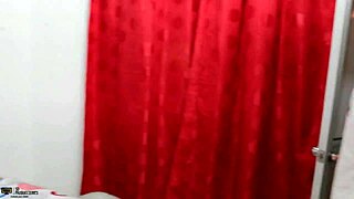 cachonda hermanastra con gran culo perfecta chupando polla