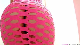 Fallon West üçlüde büyük siklerle çift penetrasyon zevk alıyor