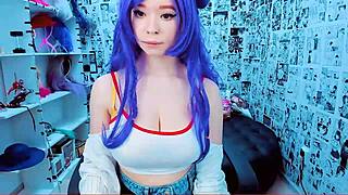 Curvy Japanese slut on webcam.