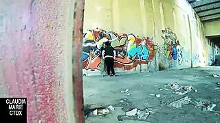 cuando una pared de la calle sirve para follar bien duro con pareja en publico