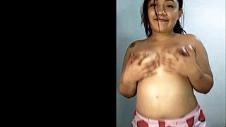 Want To See Her Sensual Body?