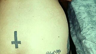 Follando en casa de unos amigos con intensidad.