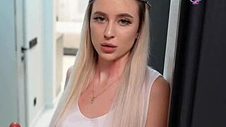 courier fucks stranger doggystyle! wrong dick delivered.