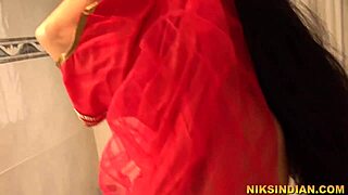 भाभी जी देवर से गाँड़ चुदवाने सज धज कर आईं