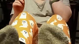 Smelly Dirty Feet Tease in Kinky POV Action