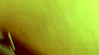 Double penetration and cum swallowing in a kinky threesome