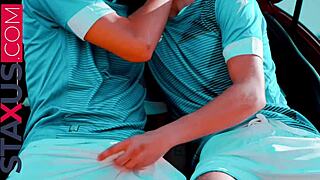 Saya Tak Percaya Kawan Baik Saya Twink Rakan Sepejabat Tunduk Selepas Latihan Sukan.