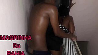 aquela foda rapida com uma prostituta jovem no predio em obras ao ar livre