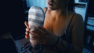 Listen to this french asmr session with relaxation techniques and soothing instructions 😴