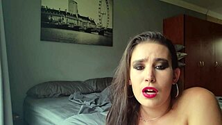 Dirty talking chubby woman expresses desires solo in narrative