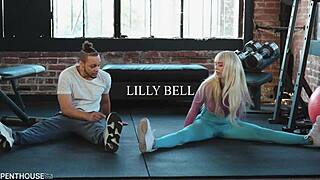 Penthousegold Com - Lilly Bell blonde fleksibel naik coach kecergasan dia.