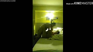 Sentindo o prazer intenso de foder a bunda dessa anfitriã profundamente