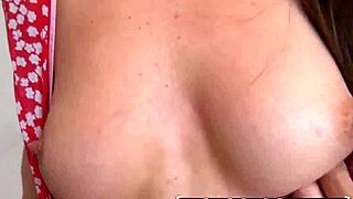 zarena summers begs for anal from her friend