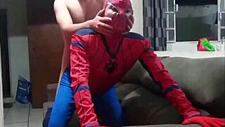 troca troca gay com fantasia de halloween