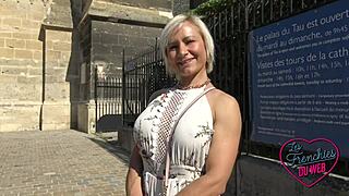 Kim, the busty milf, can't get enough banging! 😘